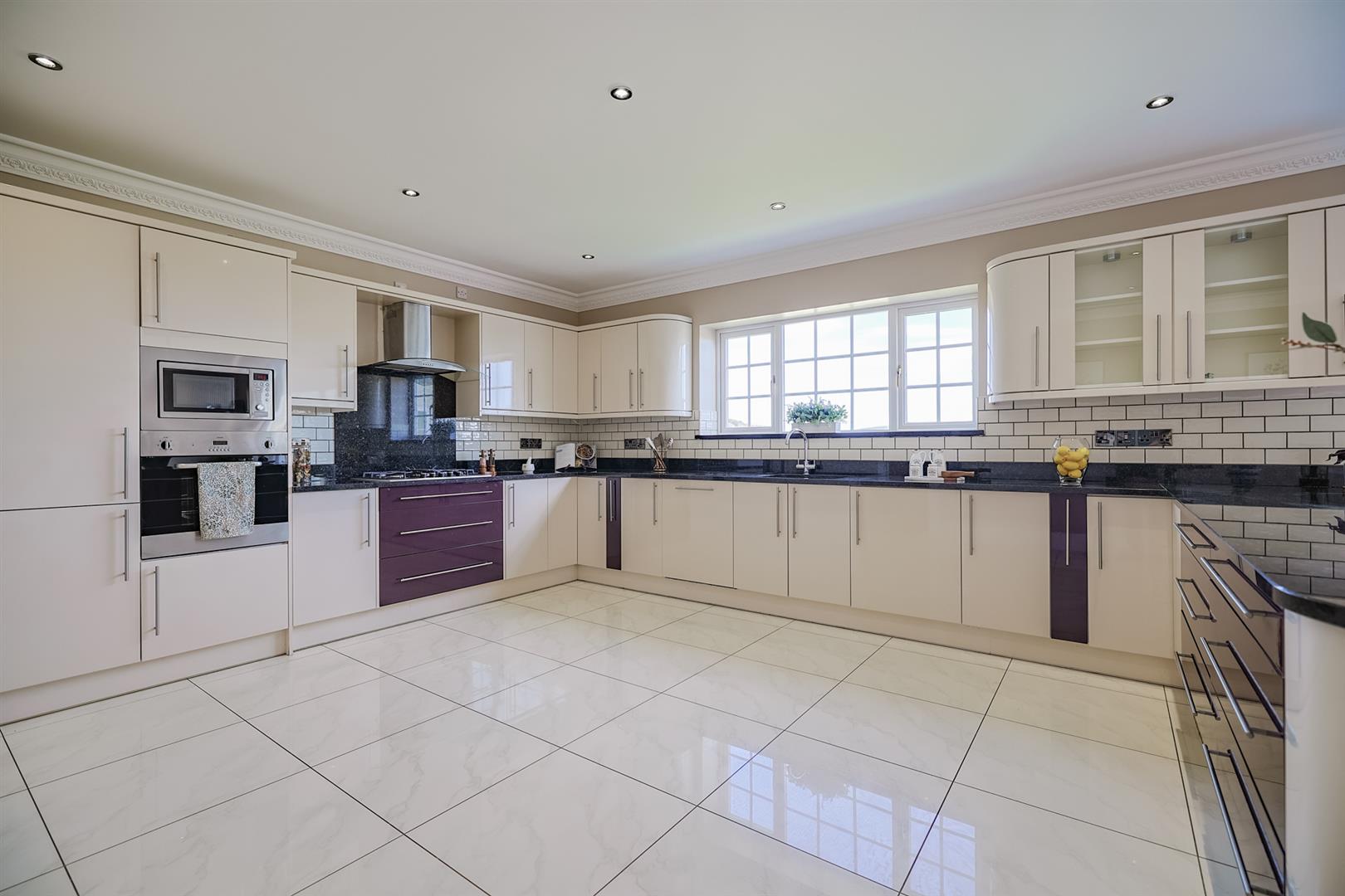 6 Clos Y Parc, Five Roads, Llanelli, SA15 5HB